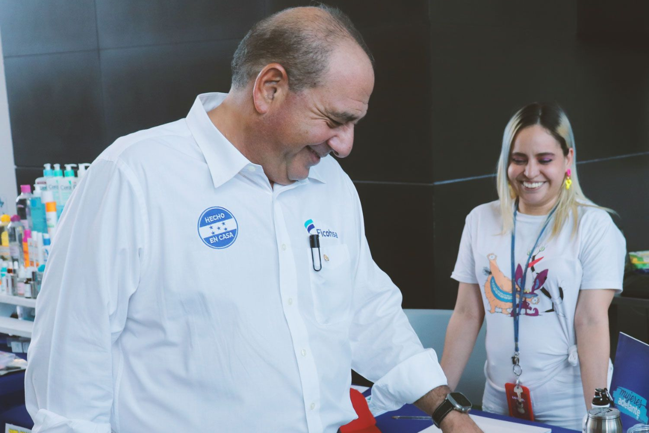 Camilo Atala Faraj (15)